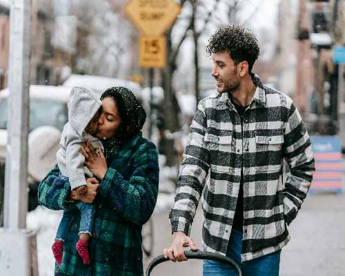 有想代怀的女人吗&借卵代生男孩,后悔带孩子剪了舌系带，手术并非越早越好要知晓